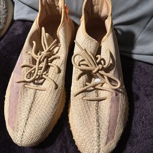 Adidas Yeezy Boost 350 V2 Clay